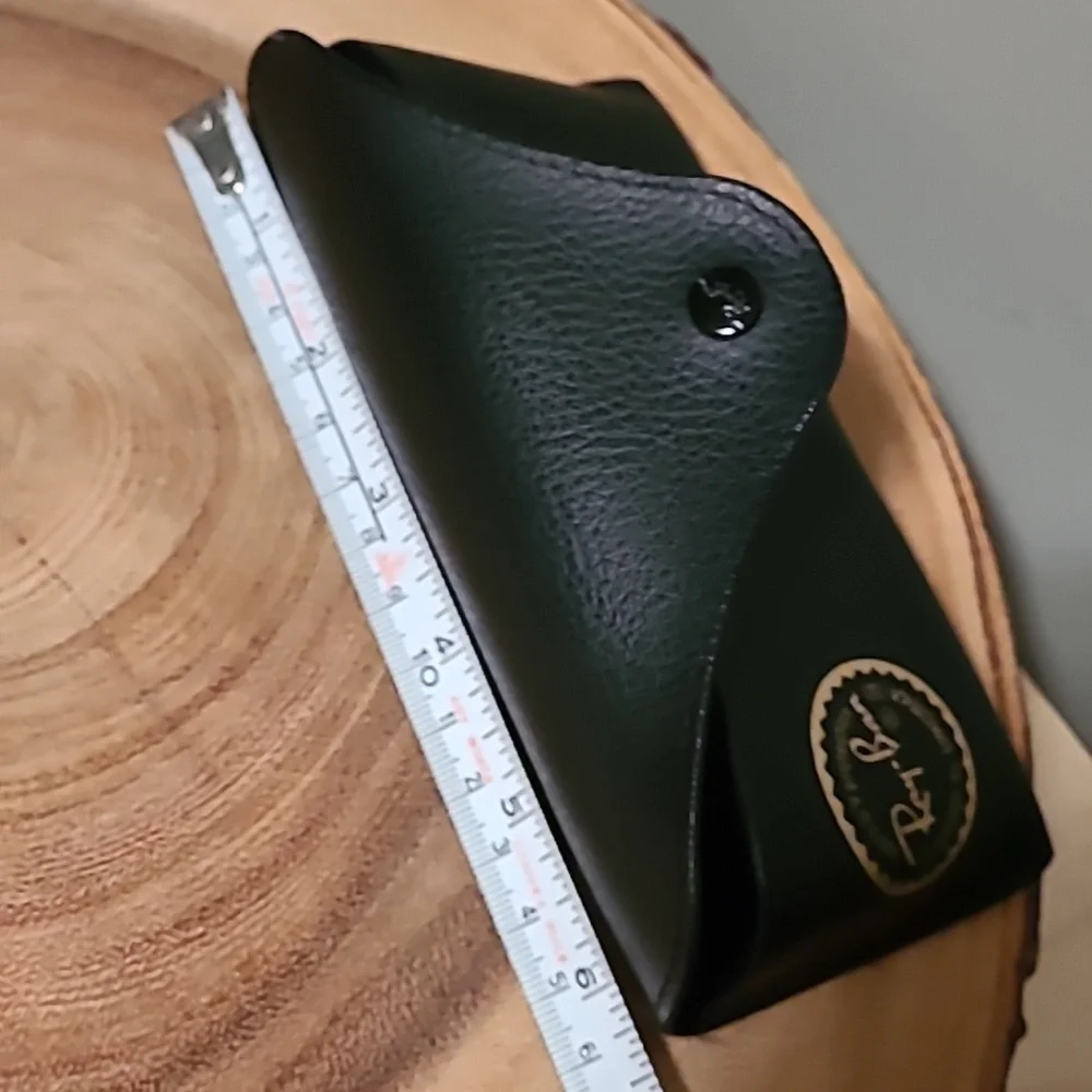 Ray-Ban sunglasses case - like new - Picture 4 of 5